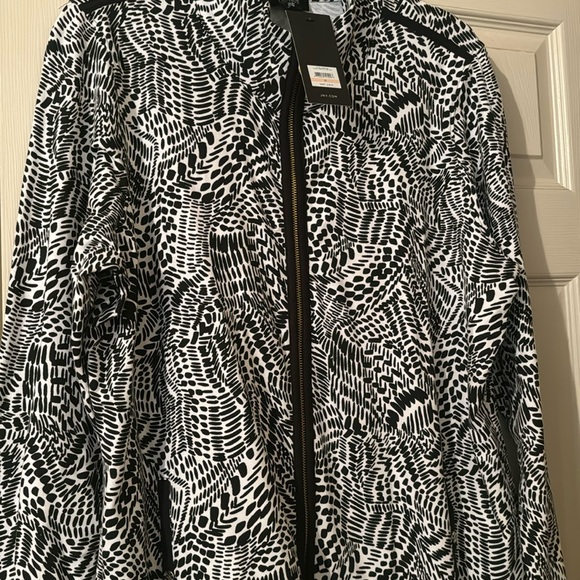 Jones New York Jackets & Blazers - NWT Jones New York Black & White Gold Zipper Lightweight Jacket Size 2X